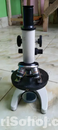 Microscope